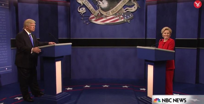 Màn tung hứng của Trump và Hillary "giả" trong chương trình hài ảnh 1