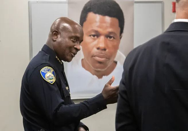 Mỹ: Cảnh sát bắt nghi phạm giết người hàng loạt đang cầm súng "đi săn" ảnh 1