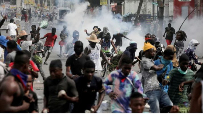 Mỹ, Canada chuyển trang thiết bị quân sự cho Haiti để đảm bảo an ninh ảnh 1