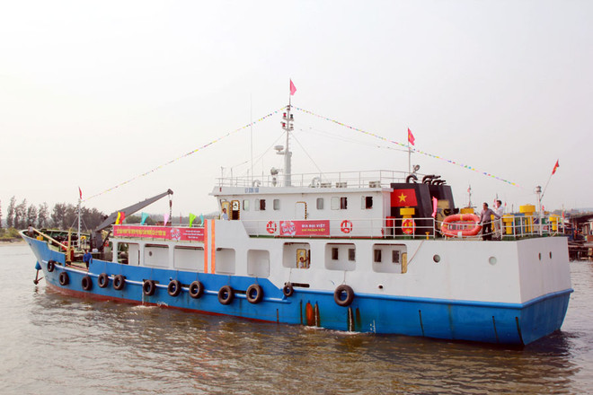 Quỹ “Khí phách Việt” tặng đầu thu K+ cho ngư dân huyện đảo Lý Sơn ảnh 2