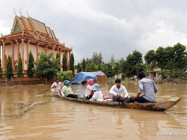 Ngân hàng ADB giúp Campuchia khắc phục hậu quả lũ lụt ảnh 1