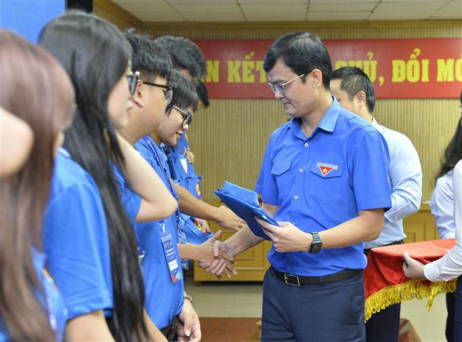 200 tình nguyện viên phục vụ Hội nghị Nghị sỹ Trẻ Toàn cầu lần thứ 9 ảnh 2