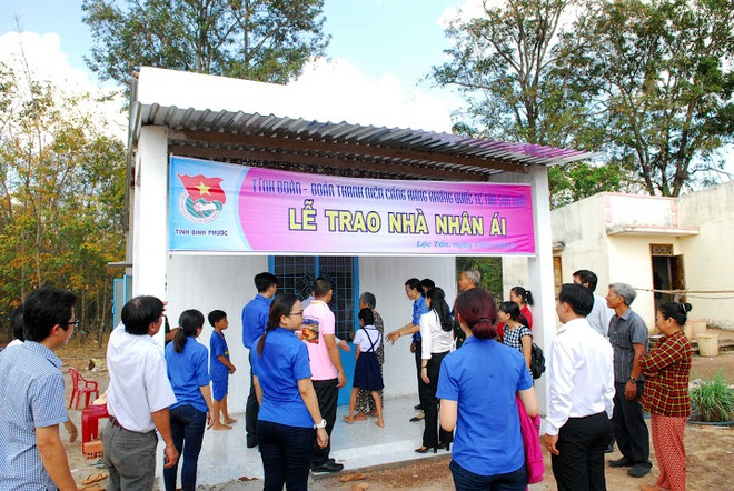 Vùng biên Bình Phước ấm áp với chiến dịch "Xuân biên giới" 2016 ảnh 3