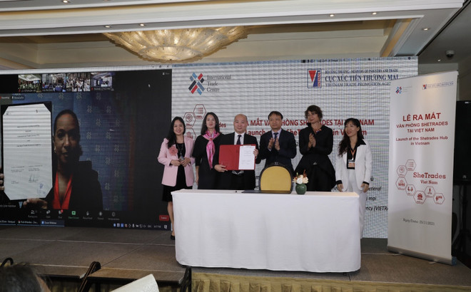 Trao giải cho nữ doanh nhân với kế hoạch kinh doanh thành công ảnh 2