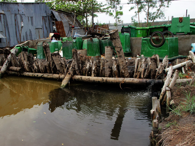 Gây ô nhiễm môi trường nghiêm trọng có thể bị xử phạt 10 năm tù ảnh 1