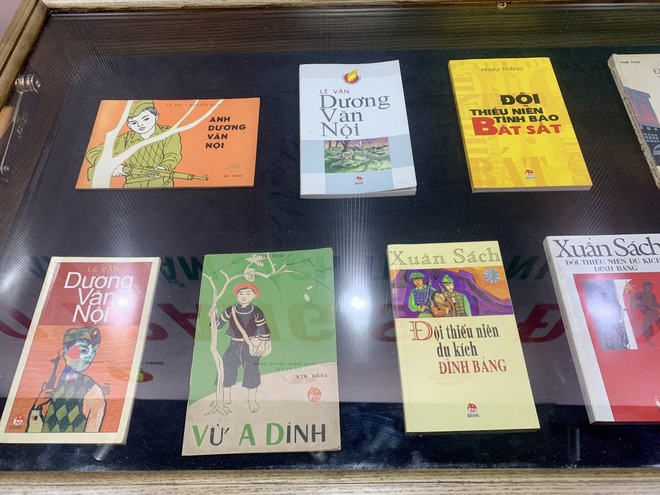 Văn học thiếu nhi đã có một thời kỳ rực rỡ. (Ảnh: Minh Huệ/TTXVN) ttxvn_sach thieu nhi 2.jpg