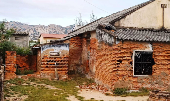 Cánh đồng muối trên núi gây nhuốm mặn cả một vùng quê ảnh 2