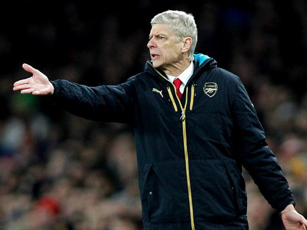 HLV Arsene Wenger ngậm ngùi thừa nhận học trò quá "ngây thơ" ảnh 1