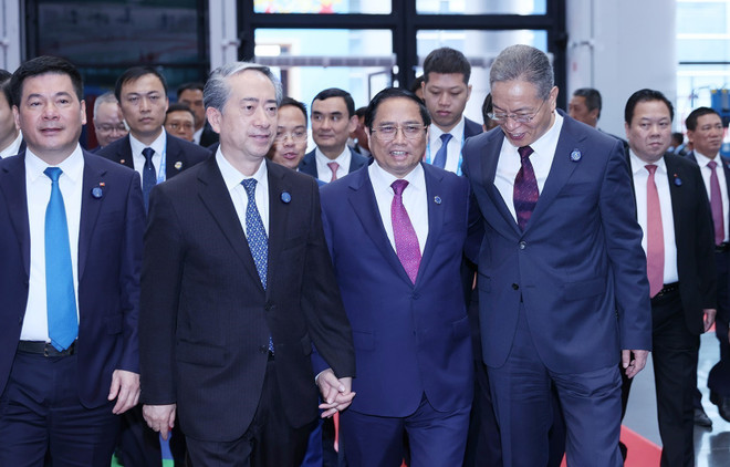 Mong muốn Việt Nam thành điểm trung chuyển hàng hóa ASEAN-Trung Quốc ảnh 1