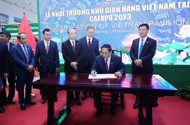 Mong muốn Việt Nam thành điểm trung chuyển hàng hóa ASEAN-Trung Quốc ảnh 3