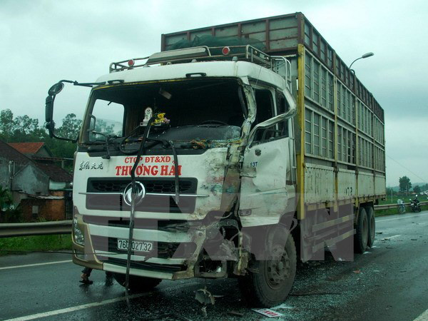 Lâm Đồng: Xe chở gỗ lậu gây tai nạn khiến 2 người thương vong ảnh 1