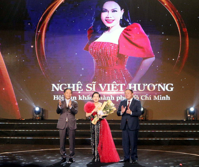 Vinh danh 63 nghệ sỹ tiêu biểu của ngành nghệ thuật biểu diễn ảnh 2