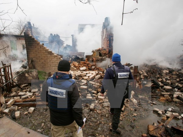 Xe chở đội tuần tra của OSCE phát nổ ở miền Đông Ukraine ảnh 1