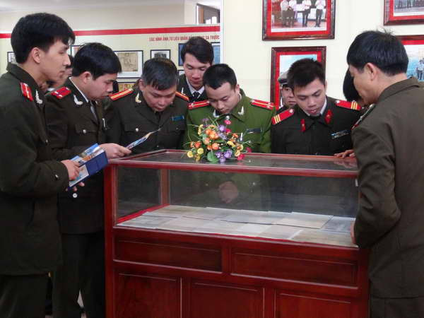 Triển lãm tư liệu chủ quyền Hoàng Sa, Trường Sa tại Phú Yên ảnh 1