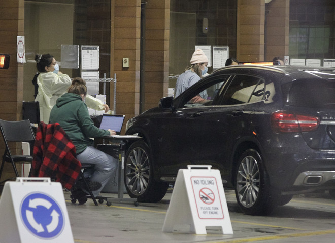 Y tế Brazil quá tải, Canada vật lộn với các ca nhiễm COVID-19 mới ảnh 1