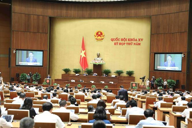 Quang cảnh phiên họp sáng 24/5. (Ảnh: Minh Đức/TTXVN) "Chất lượng là vấn đề quan trọng nhất khi áp dụng Luật Đấu thầu" ảnh 1