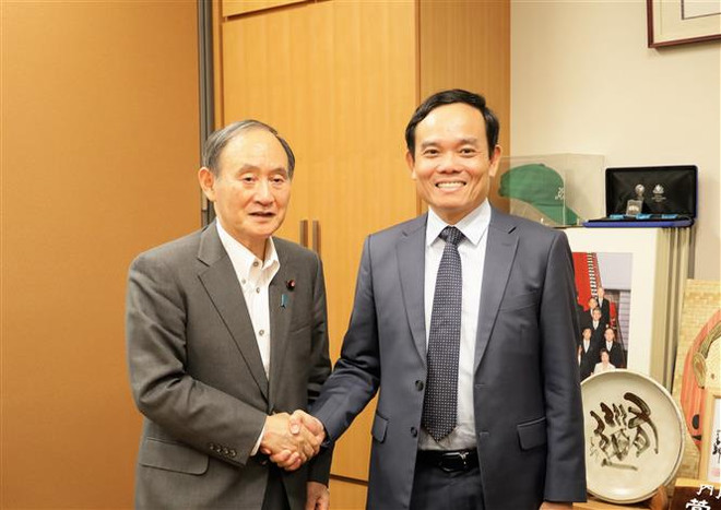 Phó Thủ tướng Chính phủ Trần Lưu Quang gặp nguyên Thủ tướng Nhật Bản Suga Yoshihide. (Ảnh: Nguyễn Tuyến-Đức Thịnh/TTXVN) Nhật Bản coi Việt Nam là đối tác quan trọng trong chiến lược đối ngoại ảnh 1