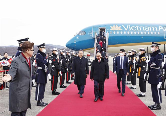 Chủ tịch nước Nguyễn Xuân Phúc bắt đầu thăm cấp Nhà nước Hàn Quốc ảnh 1