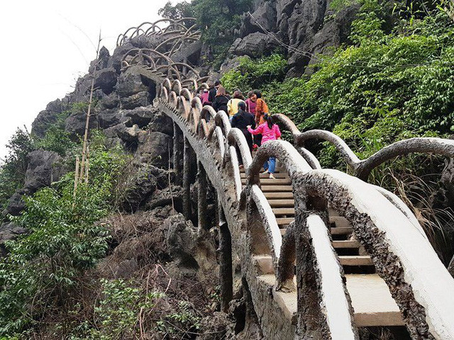 Khoan núi thiêng, xâm hại nghiêm trọng Di sản thế giới Tràng An ảnh 1