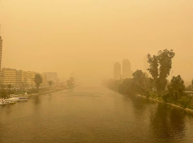 Ai Cập đóng cửa các cảng trên Biển Đỏ do bão cát tấn công ảnh 1