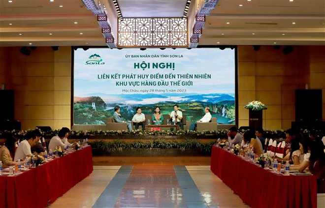 Quang cảnh Hội nghị Liên kết phát huy giá trị Điểm đến Thiên nhiên hàng đầu Thế giới." (Ảnh: Quang Quyết/TTXVN) Sơn La: Phát huy giá trị của "Điểm đến Thiên nhiên hàng đầu Thế giới' ảnh 1