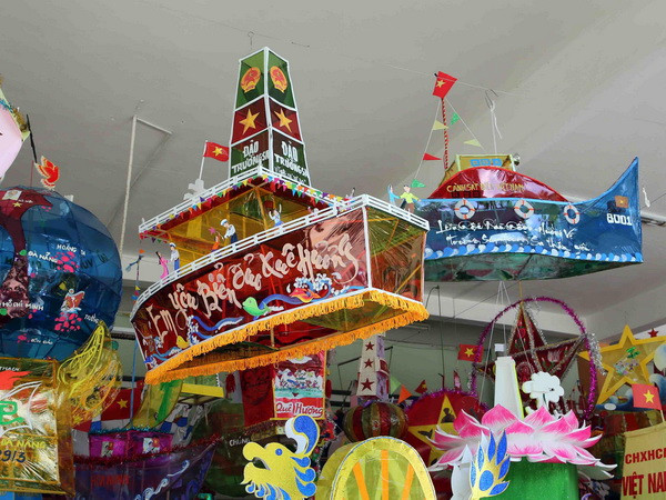 Lồng đèn biển đảo giúp hàng nội chiếm lĩnh thị trường Trung Thu ảnh 1