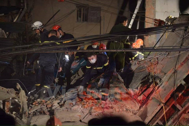 Lãnh đạo Hà Nội hỗ trợ các nạn nhân vụ sập nhà 43 Cửa Bắc ảnh 1