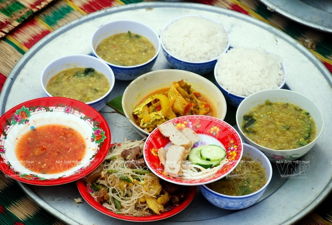 [Photo] Lễ hội đạp lửa đầu năm của người Chăm ở Ninh Thuận ảnh 2