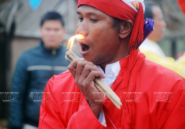 [Photo] Lễ hội đạp lửa đầu năm của người Chăm ở Ninh Thuận ảnh 8