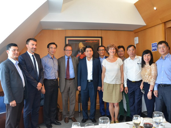 Hà Nội mong muốn Paris chia sẻ kinh nghiệm phát triển y tế ảnh 1