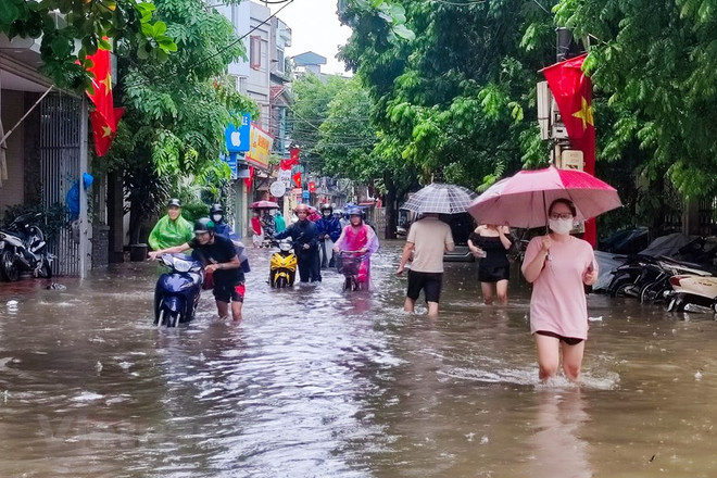 Miền Trung đang ‘hứng’ mưa lớn diện rộng: Liệu có lặp lại lũ lịch sử? ảnh 2