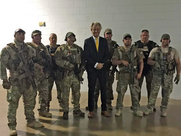 Mỹ: Tay súng tấn công triển lãm tranh tại Texas có quan hệ với IS ảnh 1