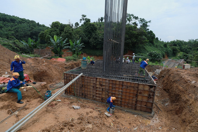 vnp_thi cong tru cau.jpg