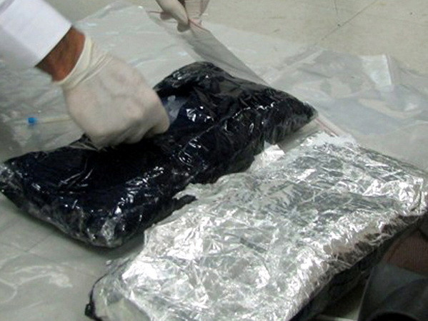 Bắt đối tượng tàng trữ chất ma túy và vũ khí trái phép ảnh 1