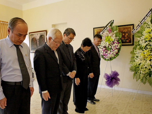 Lãnh đạo Thành phố Hồ Chí Minh viếng nữ Anh hùng Cuba ảnh 1