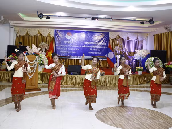 Tăng cường quan hệ hữu nghị truyền thống, đoàn kết đặc biệt Việt-Lào ảnh 1