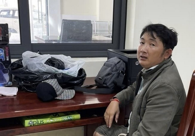 ttxvn van chuyen vang qua bien gioi2.jpg