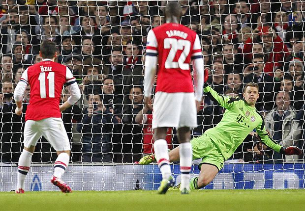 Tin 20/2: Wenger trách Oezil, Moyes "soi" hàng của Bayern ảnh 1