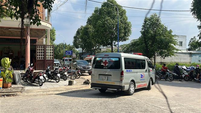 Vụ 6 người chết trong nhà ở Bình Dương: Nghi ngạt khí máy phát điện ảnh 1