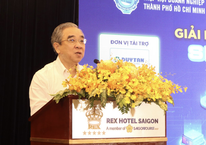 Ông Nguyễn Ngọc Hòa, Chủ tịch HUBA phát biểu tại hội thảo. (Ảnh: Xuân Anh/TTXVN) ttxvn hoi_thao_giai_phap_cho_nha_may_thong_minh2.jpg