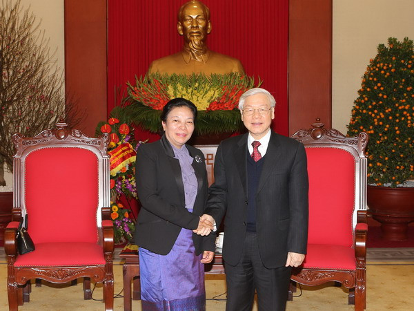 Tổng Bí thư tiếp Đặc phái viên của Tổng Bí thư Đảng NDCM Lào ảnh 1