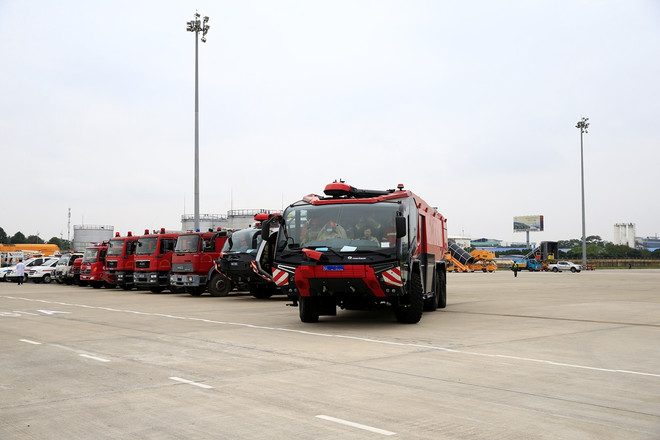 Cảng hàng không Nội Bài diễn tập khẩn nguy chữa cháy, cứu nạn cứu hộ ảnh 1