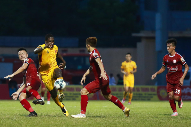 'Thuyền trưởng' TP.HCM: Tôi chưa thể quen lịch thi đấu V-League ảnh 1