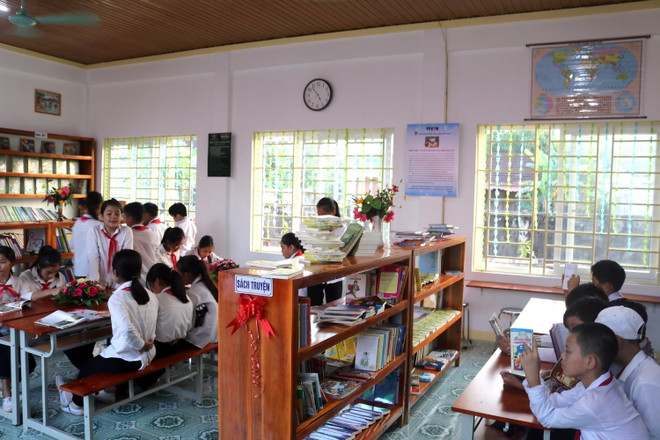 Trao tặng Tủ sách Đinh Hữu Dư cho học sinh vùng khó khăn ở Nghệ An ảnh 4