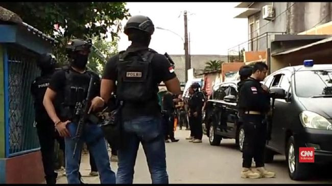 Lực lượng đặc nhiệm Indonesia bắt giữ một phần tử nguy hiểm ảnh 1