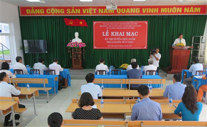 Sẽ triển khai thí điểm tập sự nữ thứ trưởng dưới 40 tuổi ảnh 1