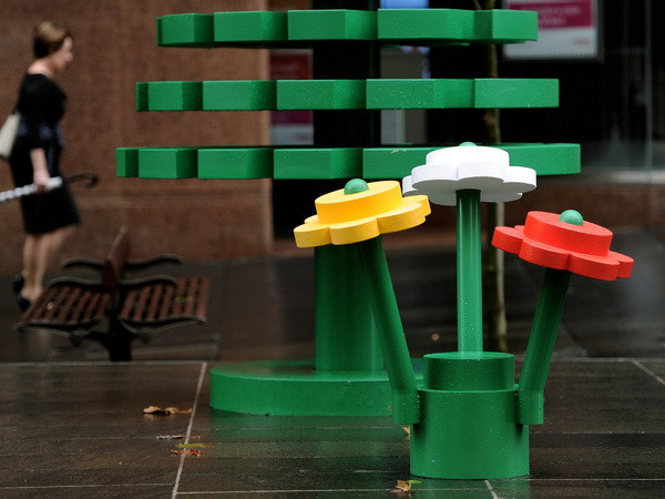 Doanh thu của Lego sụt giảm lần đầu tiên kể từ năm 2004 ảnh 1