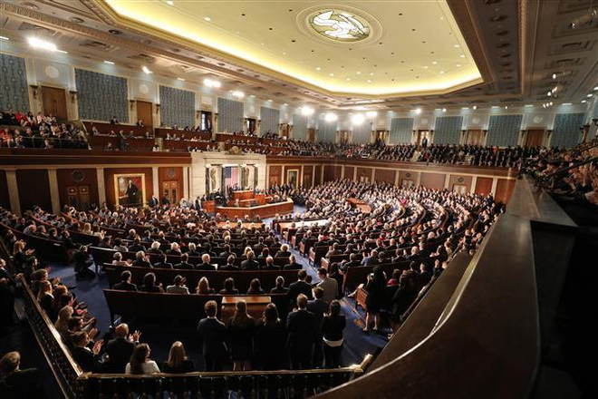 Một cuộc họp Quốc hội Mỹ tại Washington DC., ngày 25/4. (Ảnh: AFP/TTXVN) Mỹ: Lãnh đạo thiểu số Thượng viện muốn thay đổi cách tiếp cận với Nga ảnh 1