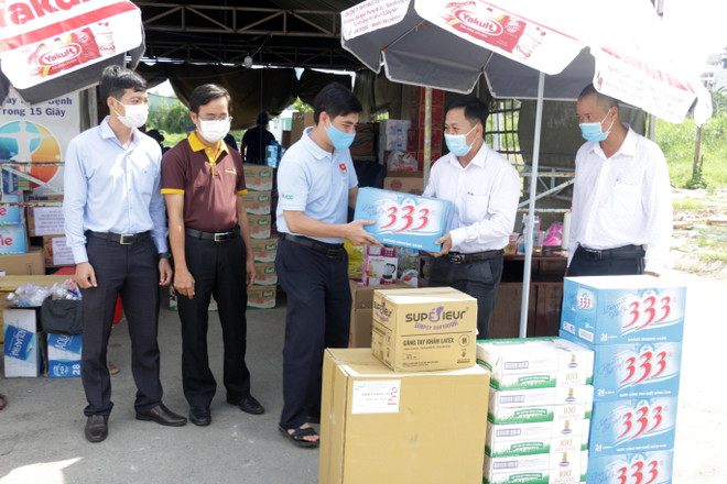 Các tỉnh hỗ trợ lực lượng tuyến đầu và người bị ảnh hưởng do dịch bệnh ảnh 1