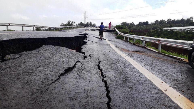 Giải pháp nào để khắc phục đường 250 tỷ đồng nứt toác? ảnh 1